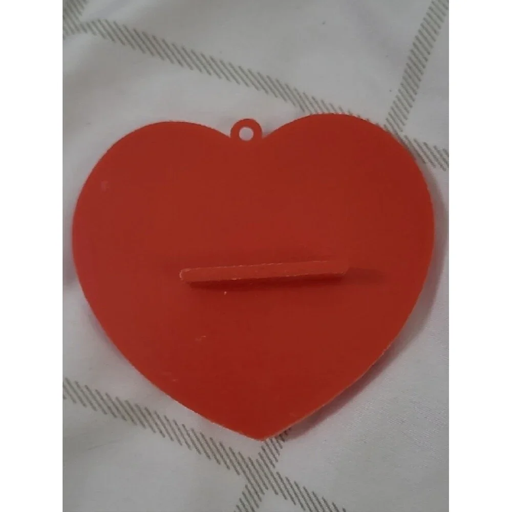 Vintage Hallmark Valentines Day Cookie Cutter Hug Bug Heart ♻️ 5/$10 ♻️